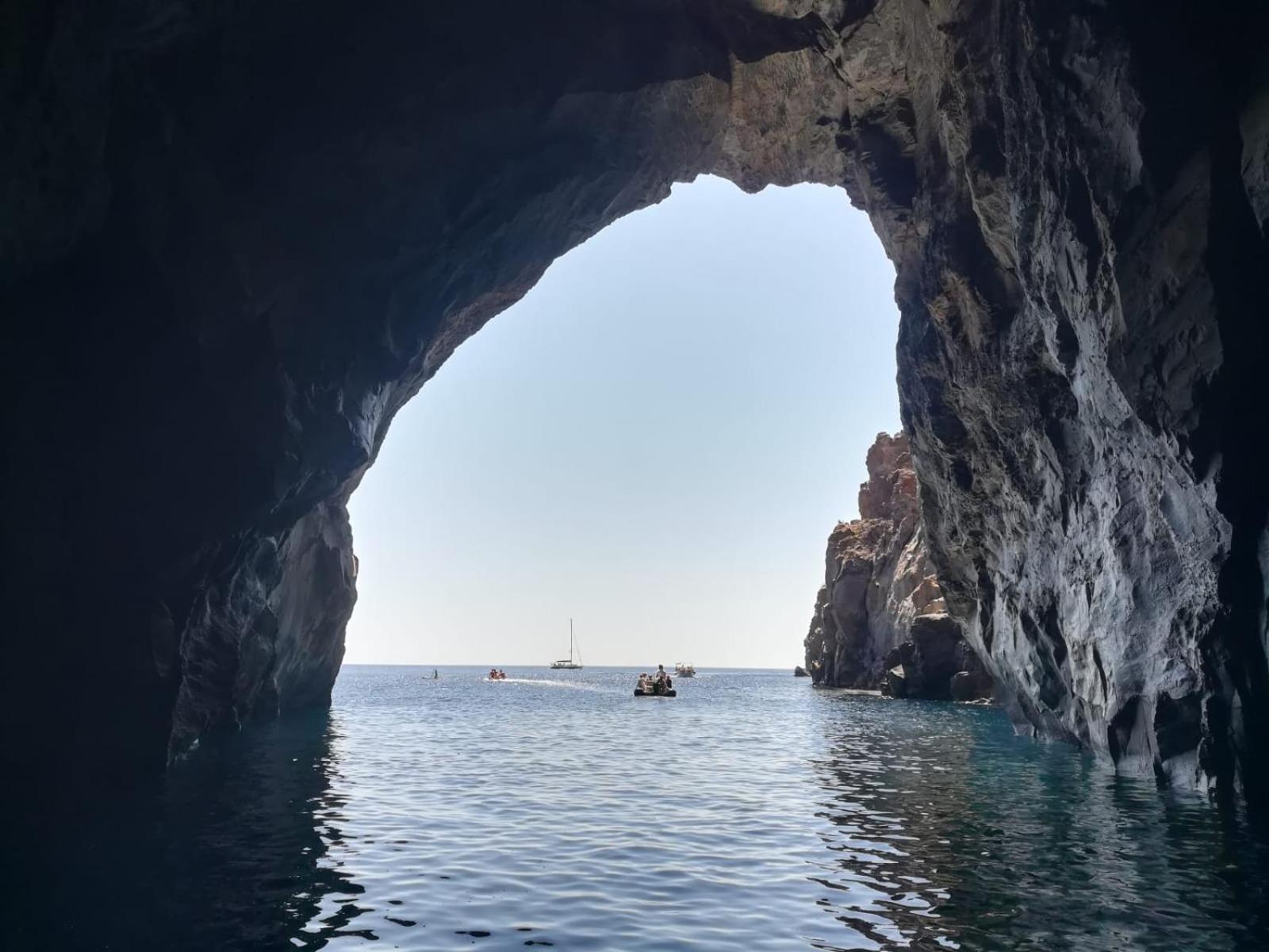 "Appartamento Del Mare Gliaca" Con Vista Isole Eolie,Ampia Terrazza,Wifi E Parcheggio Privato Gratuito Piraino Luaran gambar