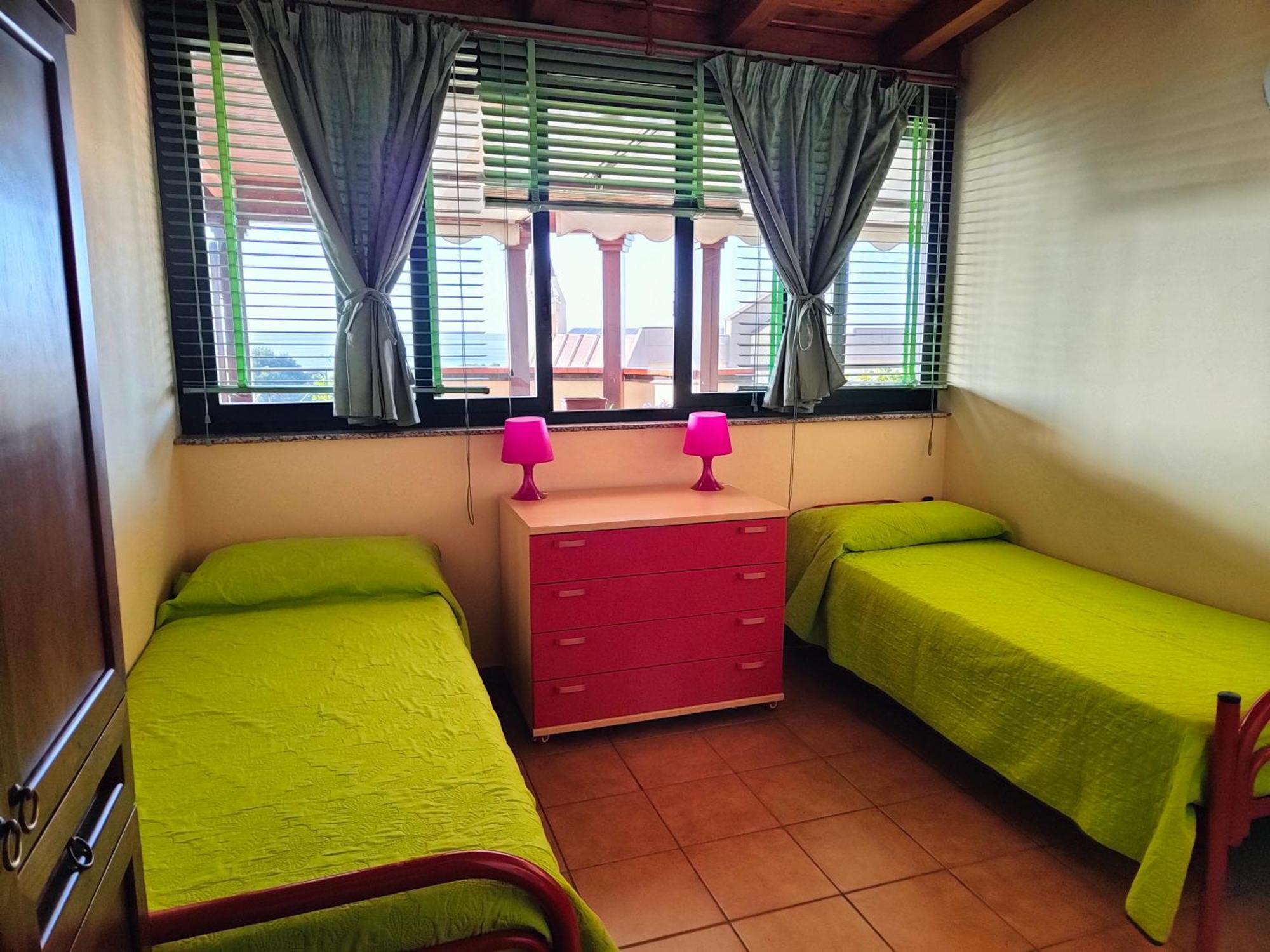 "Appartamento Del Mare Gliaca" Con Vista Isole Eolie,Ampia Terrazza,Wifi E Parcheggio Privato Gratuito Piraino Luaran gambar