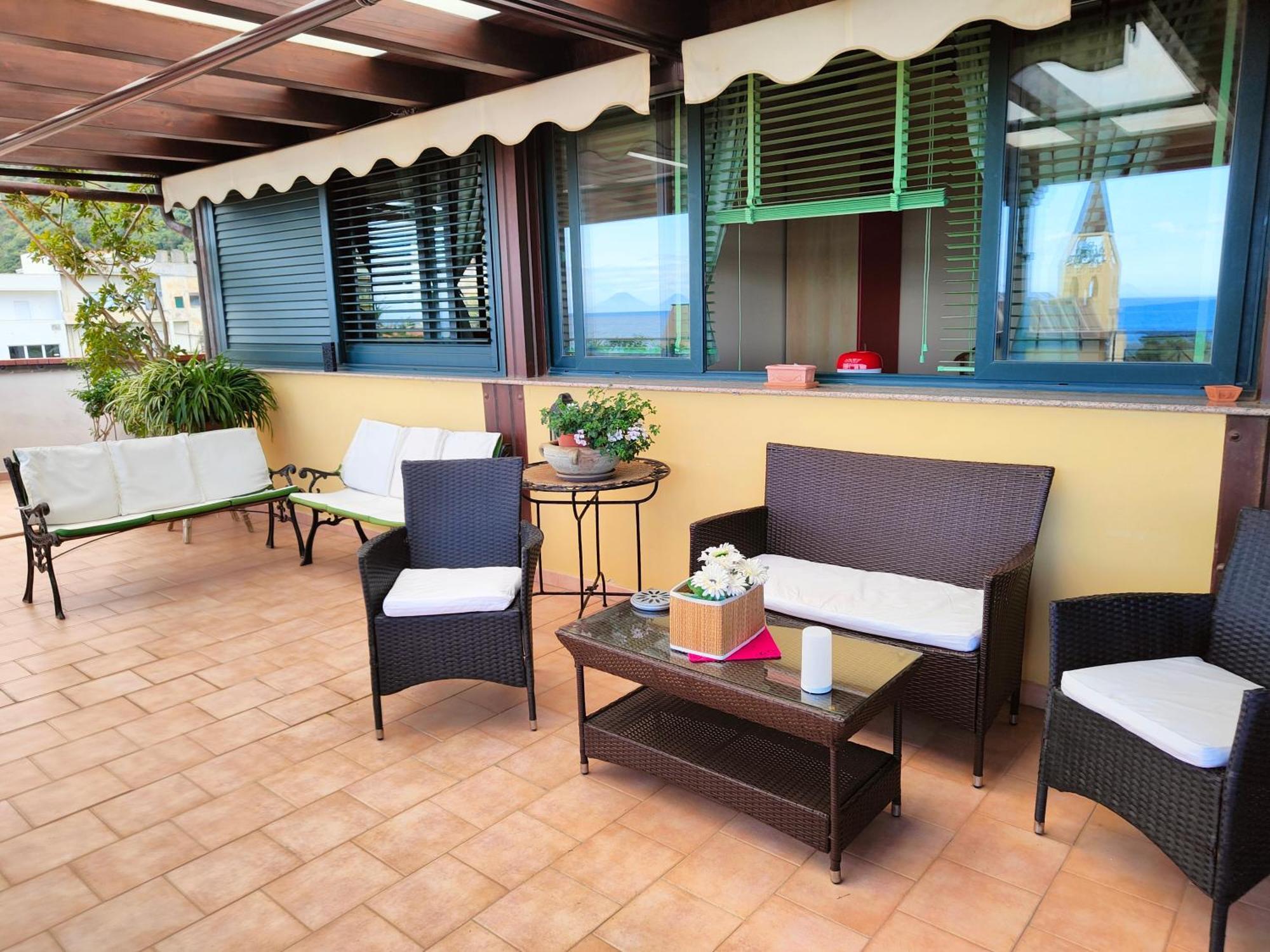 "Appartamento Del Mare Gliaca" Con Vista Isole Eolie,Ampia Terrazza,Wifi E Parcheggio Privato Gratuito Piraino Luaran gambar